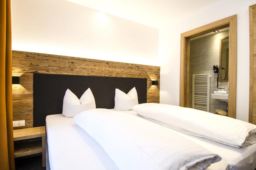 Hotel Garni Persutt Ischgl Eksteriør billede