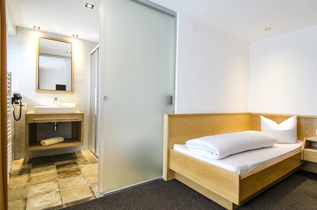 Hotel Garni Persutt Ischgl Eksteriør billede