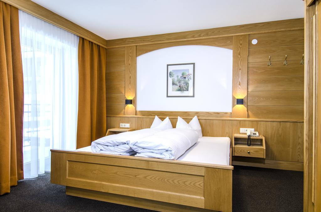 Hotel Garni Persutt Ischgl Eksteriør billede