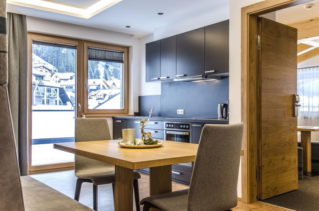 Hotel Garni Persutt Ischgl Eksteriør billede