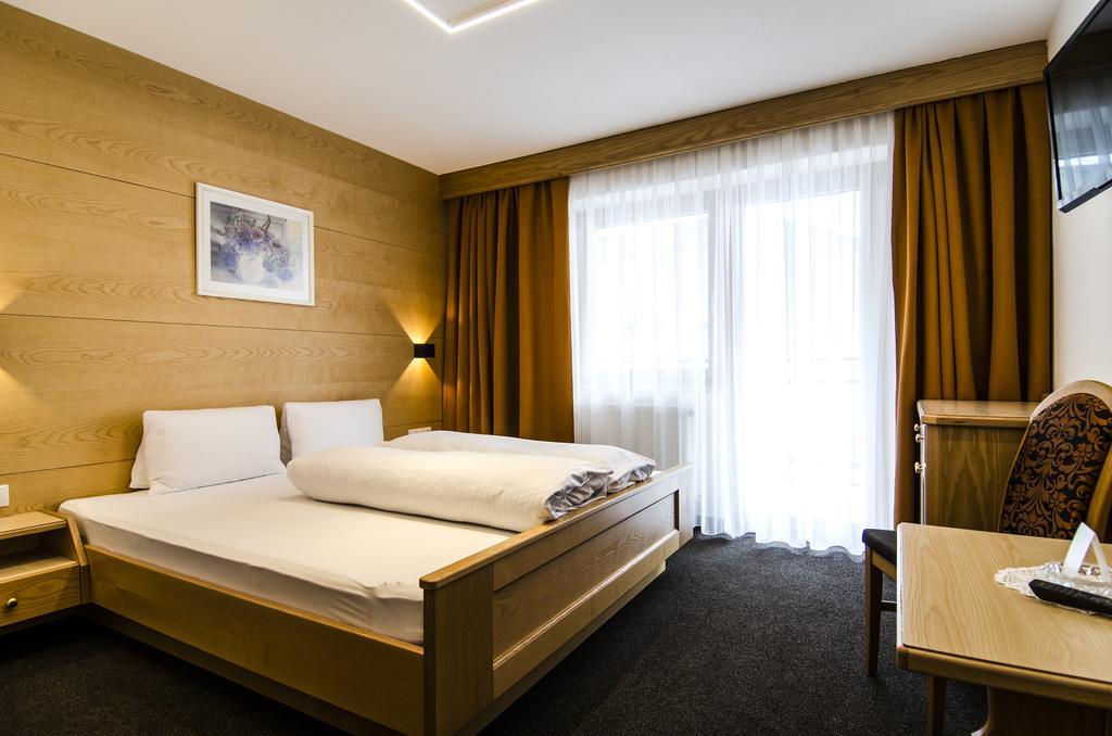 Hotel Garni Persutt Ischgl Eksteriør billede